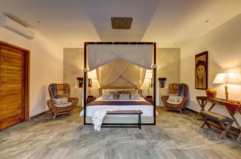 Abaca Villas Bedroom with Seating Area, Petitenget | 6 Bedroom Villas Bali
