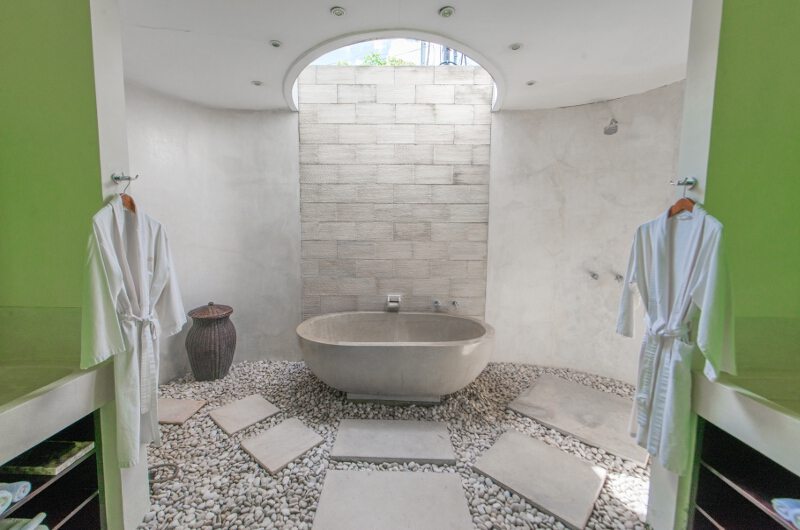 Casa Mateo Semi Open Bathtub, Seminyak | 6 Bedroom Villas Bali