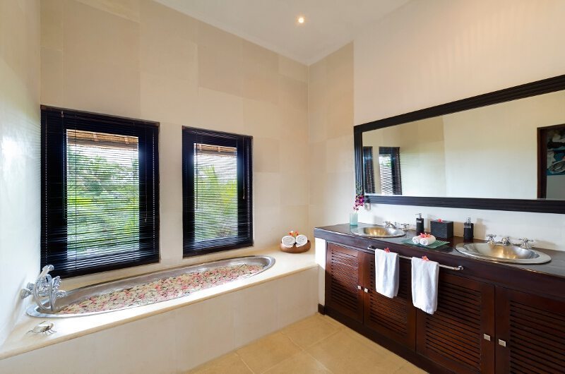 Chalina Estate Romantic Bathtub Set Up, Canggu | 6 Bedroom Villas Bali