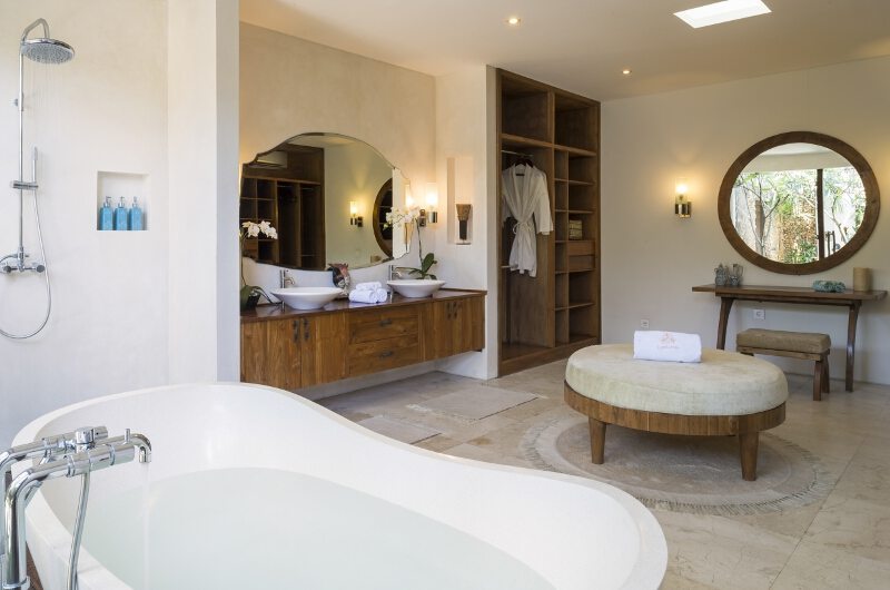 Lataliana Villas En-Suite Bathroom with Bathtub, Seminyak | 6 Bedroom Villas Bali