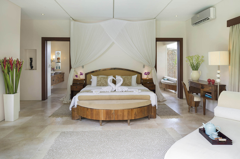 Lataliana Villas Bedroom with En-Suite Bathroom, Seminyak | 6 Bedroom Villas Bali