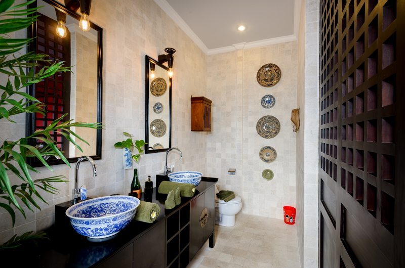Niconico Mansion En-Suite Bathroom, Petitenget | 6 Bedroom Villas Bali