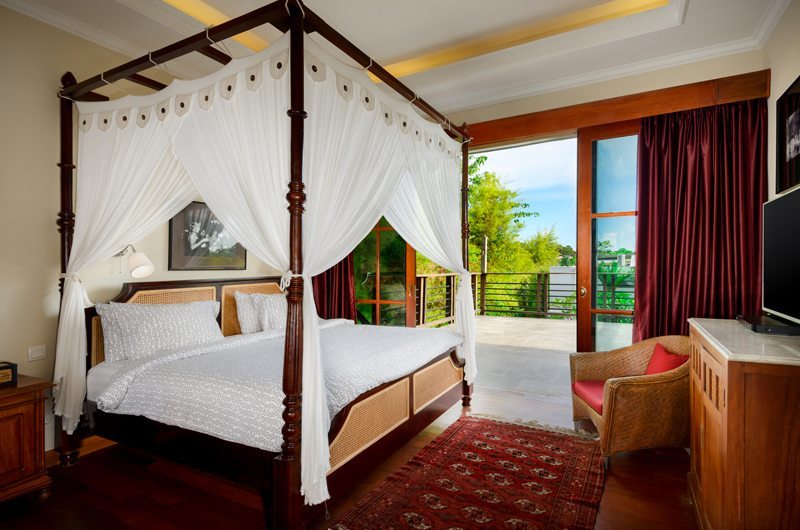 Niconico Mansion Bedroom and Balcony, Petitenget | 6 Bedroom Villas Bali