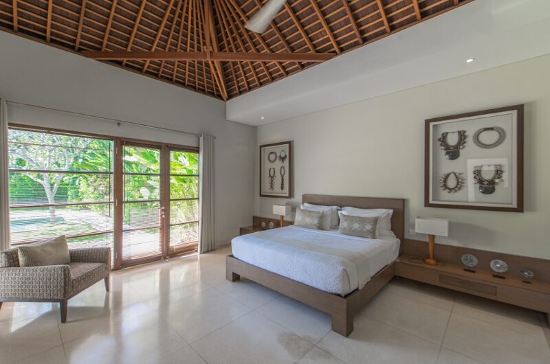 Nyaman Villas Spacious Bedroom with Garden View, Seminyak | 6 Bedroom Villas Bali