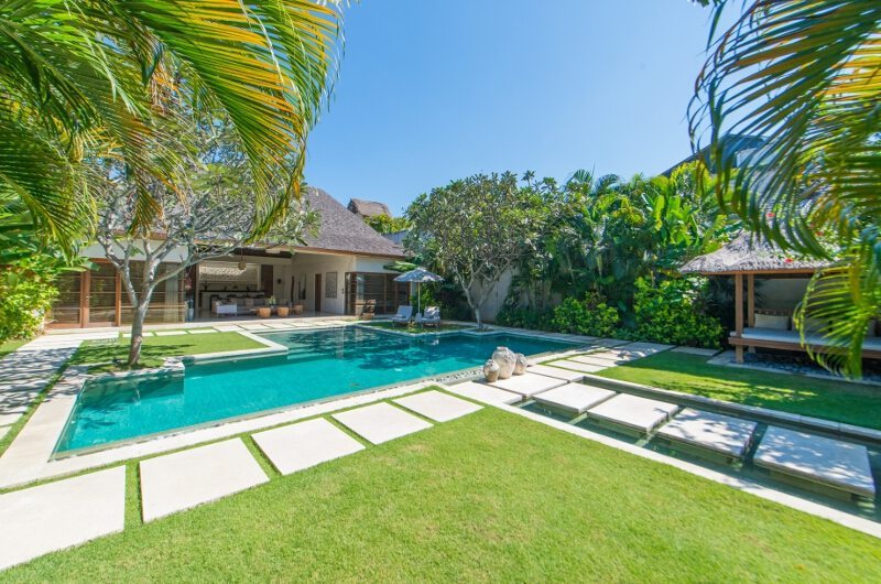 Nyaman Villas Gardens and Pool, Seminyak | 6 Bedroom Villas Bali