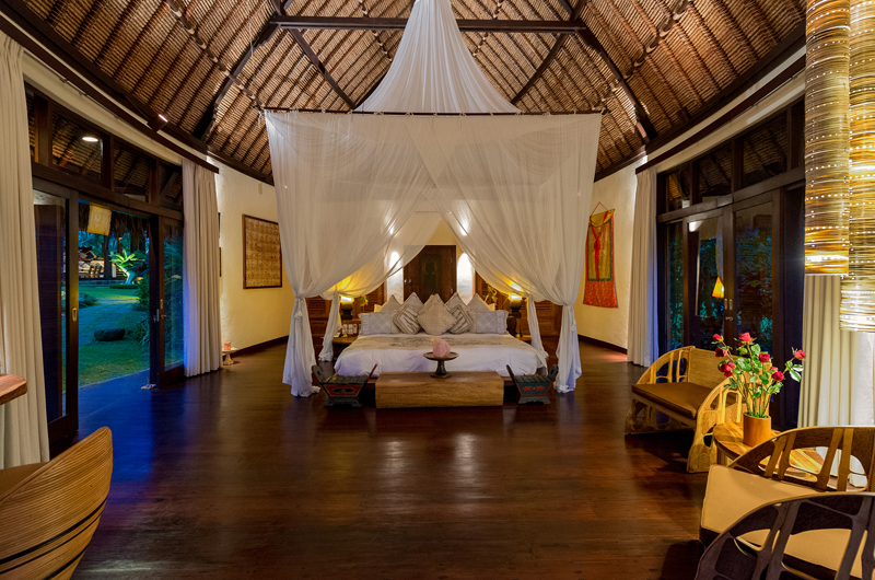 Taman Ahimsa Spacious Bedroom with Wooden Floor, Seseh | 6 Bedroom Villas Bali