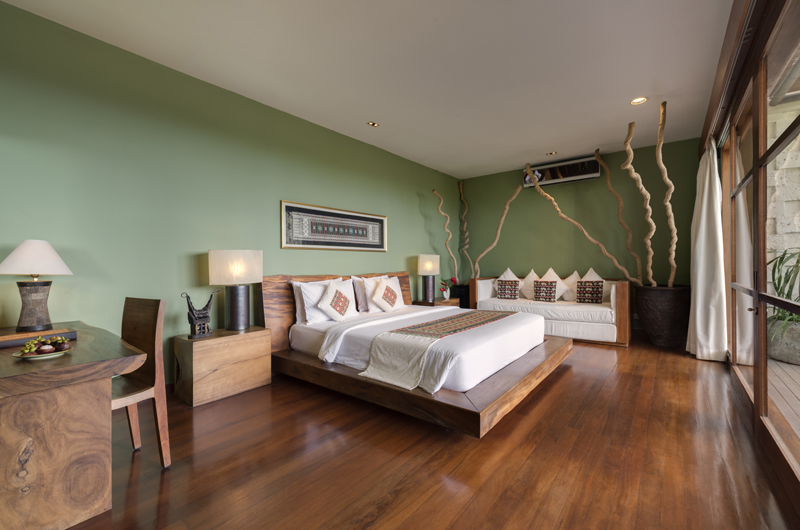 The Longhouse Bedroom with Wooden Floor, Jimbaran | 6 Bedroom Villas Bali