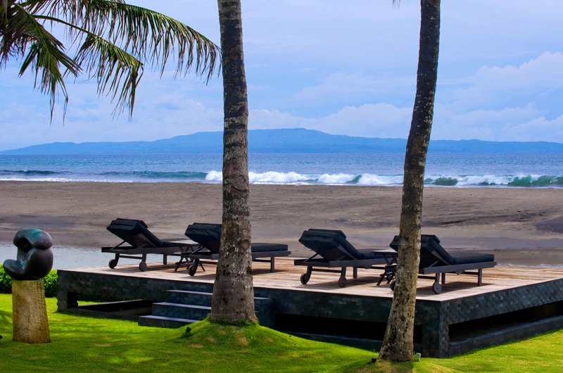 The Ylang Ylang Sun Loungers with Sea View, Gianyar | 6 Bedroom Villas Bali