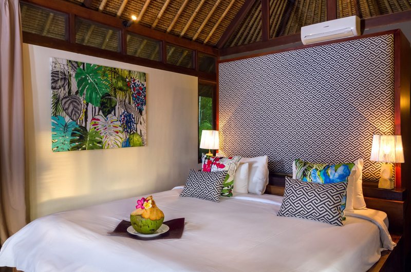 Villa Bayu Bedroom with Table Lamps, Uluwatu | 6 Bedroom Villas Bali