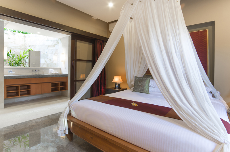 Villa Bayu Gita Bedroom and En-Suite Bathroom, Sanur | 6 Bedroom Villas Bali