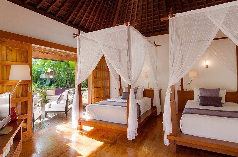 Villa Beji Twin Bedroom with Wooden Floor, Canggu | 6 Bedroom Villas Bali