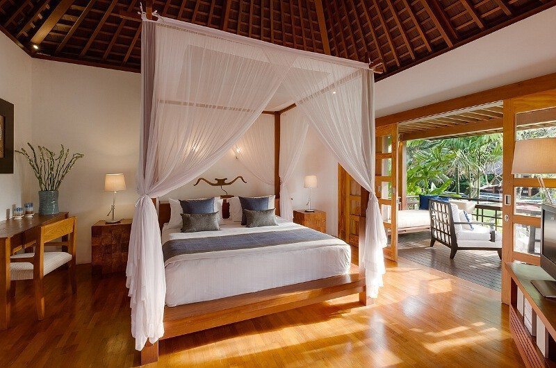 Villa Beji Bedroom and Balcony, Canggu | 6 Bedroom Villas Bali