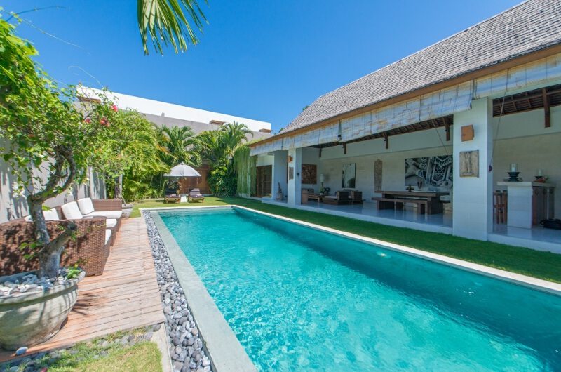 Villa Chocolat Pool Side Seating Area, Seminyak | 6 Bedroom Villas Bali