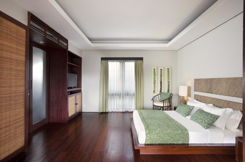 Villa Lilibel Bedroom with Wooden Floor, Seminyak | 6 Bedroom Villas Bali