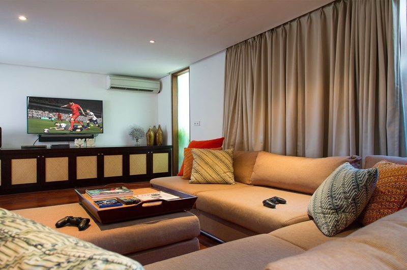 Villa Lilibel Living Area with Wooden Floor, Seminyak | 6 Bedroom Villas Bali