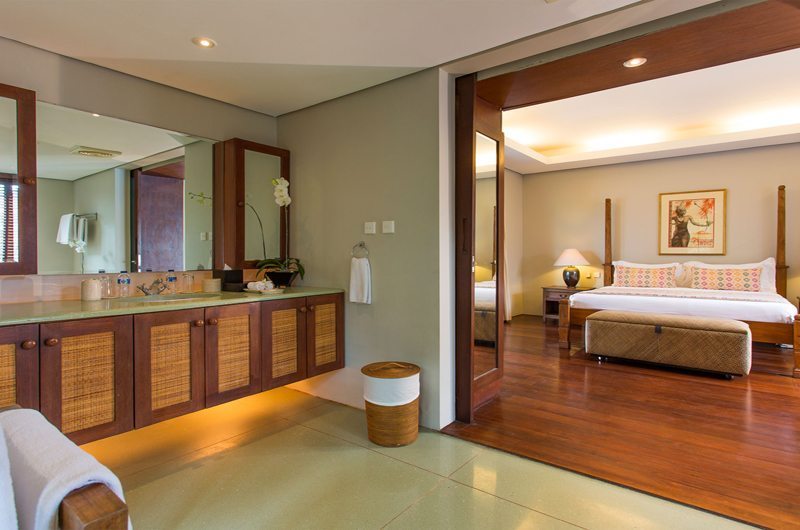 Villa Lilibel Bedroom and Bathroom, Seminyak | 6 Bedroom Villas Bali