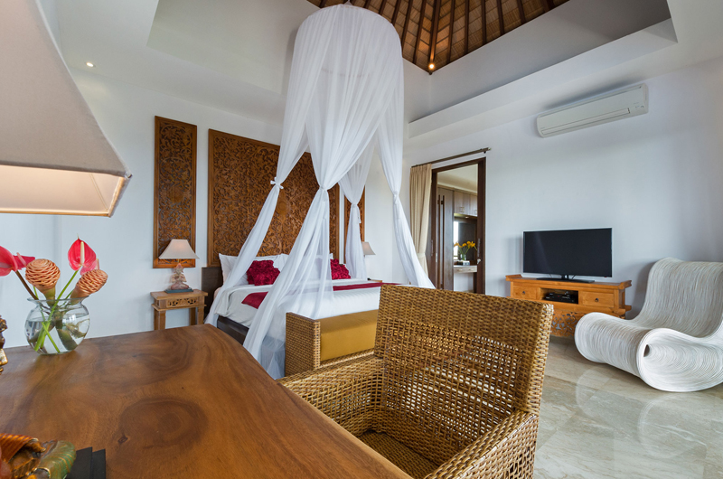 Villa Luwih Bedroom with Study Table, Canggu | 6 Bedroom Villas Bali