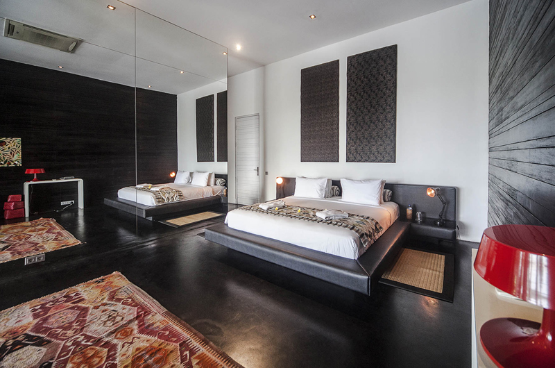 Villa Mana Bedroom with Mirror, Canggu | 6 Bedroom Villas Bali