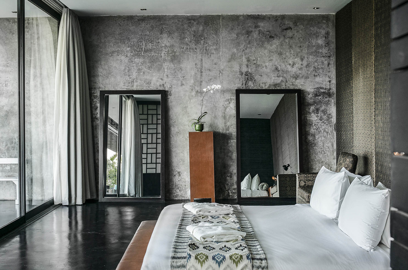 Villa Mana Bedroom with Mirrors, Canggu | 6 Bedroom Villas Bali