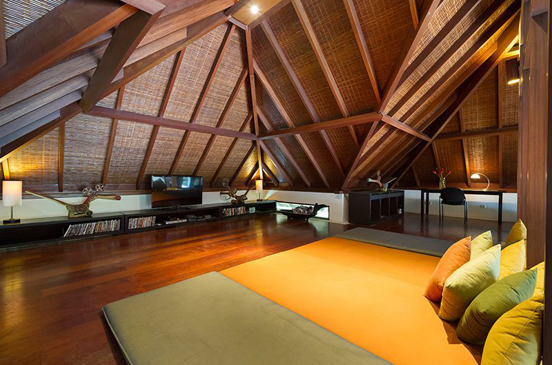 Villa Mandalay Lounge Room with TV, Seseh | 6 Bedroom Villas Bali