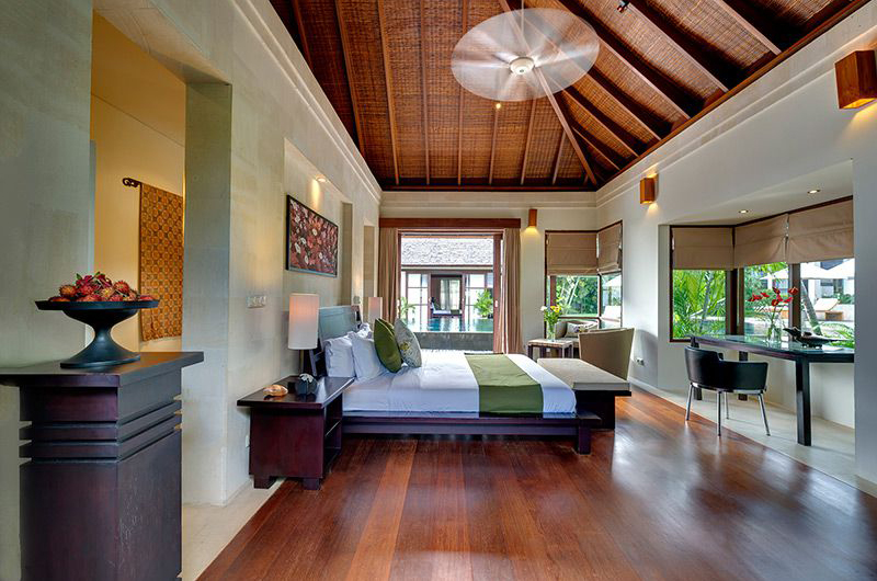 Villa Mandalay Bedroom with Wooden Floor, Seseh | 6 Bedroom Villas Bali