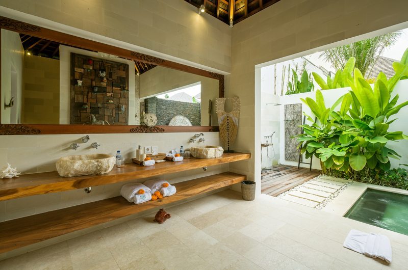 Villa Naty En-Suite His and Hers Bathroom, Umalas | 6 Bedroom Villas Bali