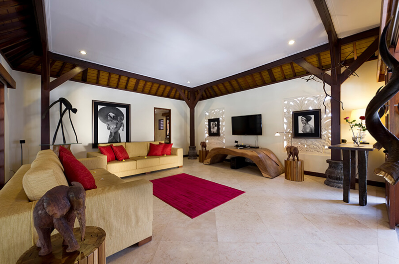 Villa San Lounge Room with TV, Ubud | 6 Bedroom Villas Bali
