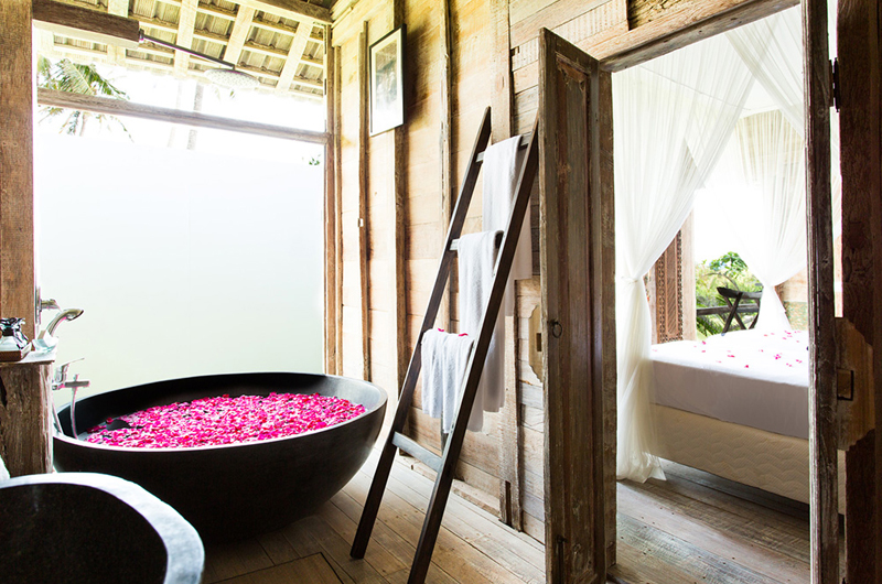 Villa Sungai Tinggi Romantic Bathtub Set Up, Pererenan | 6 Bedroom Villas Bali