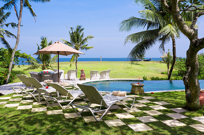 Villa Sungai Tinggi Reclining Sun Loungers, Pererenan | 6 Bedroom Villas Bali