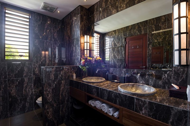 Villa Tangram Bathroom, Seminyak | 6 Bedroom Villas Bali