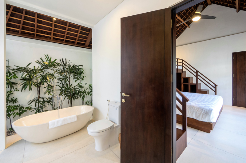 Villa Tjitrap Bedroom and En-Suite Bathroom, Seminyak | 6 Bedroom Villas Bali